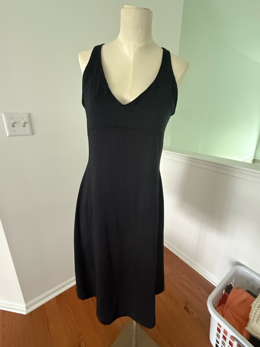 Columbia Black V-Neck Sleeveless Midi Dress